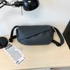 Crossbody Tasche für Damen und Herren mit verstellbarem Riemen und Reißverschlusstasche vorne Umhängetasche