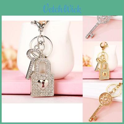 Stijlvolle Zinklegering Sleutelhanger Met Strass Versierd Hartvormig Ontwerp Voor Cadeaus