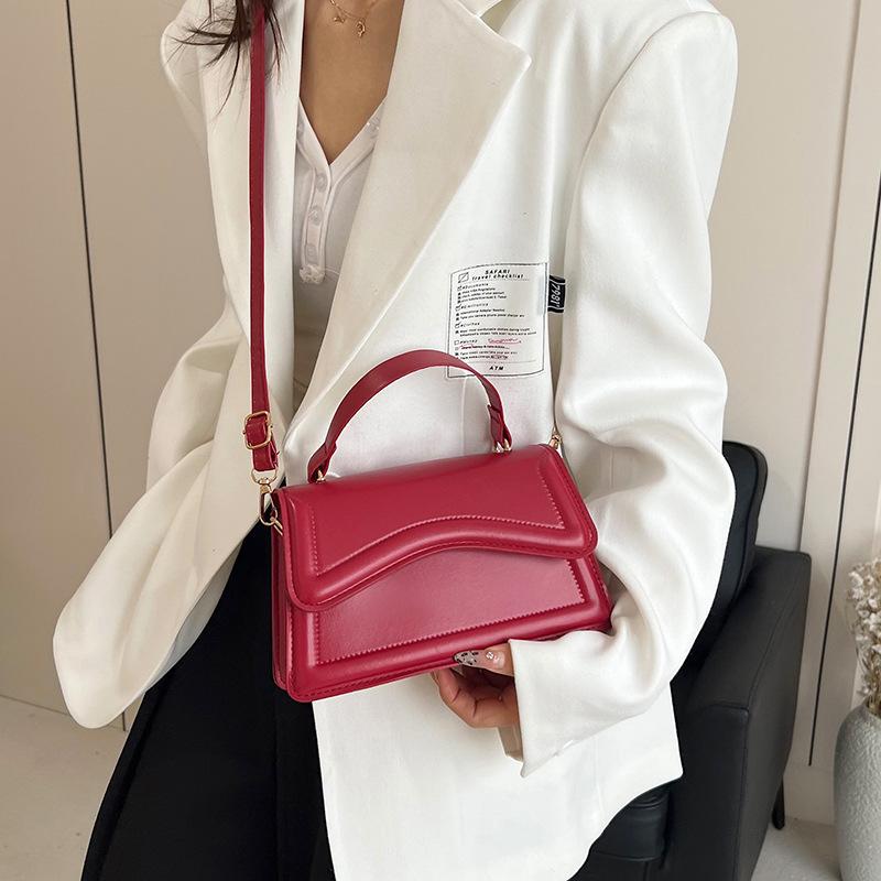 Foreign style handbag women's 2025 spring and summer new heavy color shoulder messenger bag fashion texture solid color small square bag
