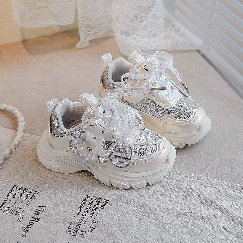 

2025 осень новые детские спортивные туфли детские цветы яркий бриллиант кроссовки на мягкой подошве нескользящие маленькая девочка зарубежный тренд 21