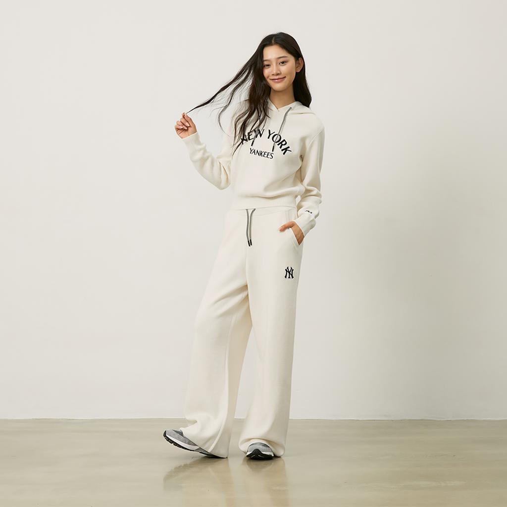 Neue MLB MLB Preppy Style Kollektion New York Yankees 24FW Gestrickte Sporthose Damen Creme 3FPTV0344-50CRS