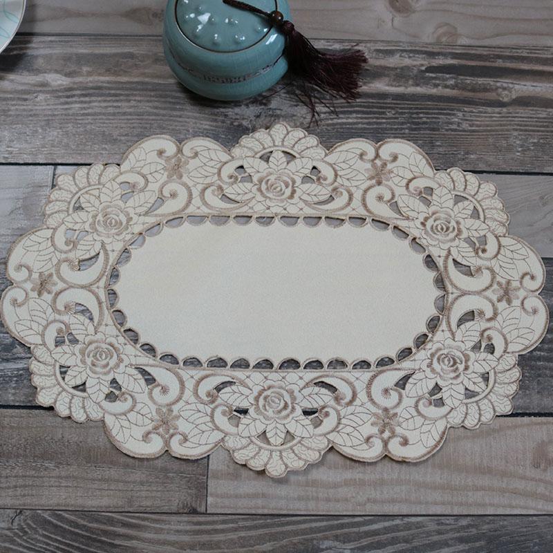 Satin Blumenstickerei Tischset Stoff Hochzeit Weihnachten Essunterlage Küche Tischdekoration und Zubehör