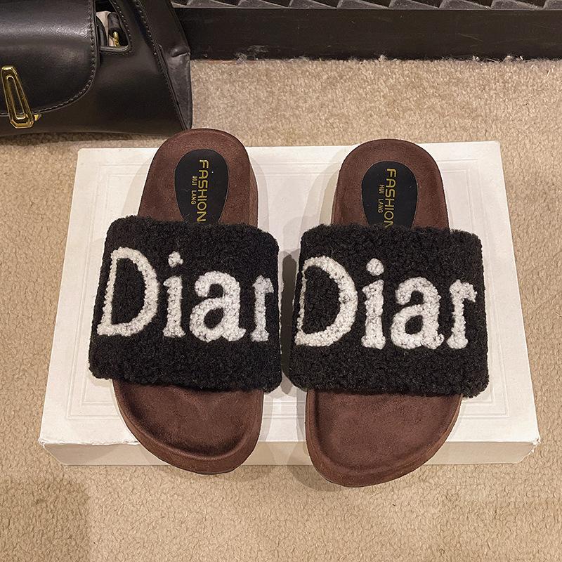 Fashion Women's Fashion Plush Shoes 2025 Autumn New Outdoor Non Slip Cotton Slippers Comfortable Height Increase Platform Casual Shoes