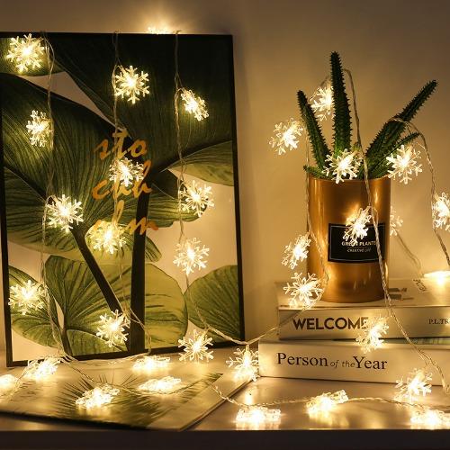 High Quality LED Christmas Decorative Lights, Room and Bedroom Decoration, Colorful Lights, Flashing Lights, Snowflake Lights, String Batch