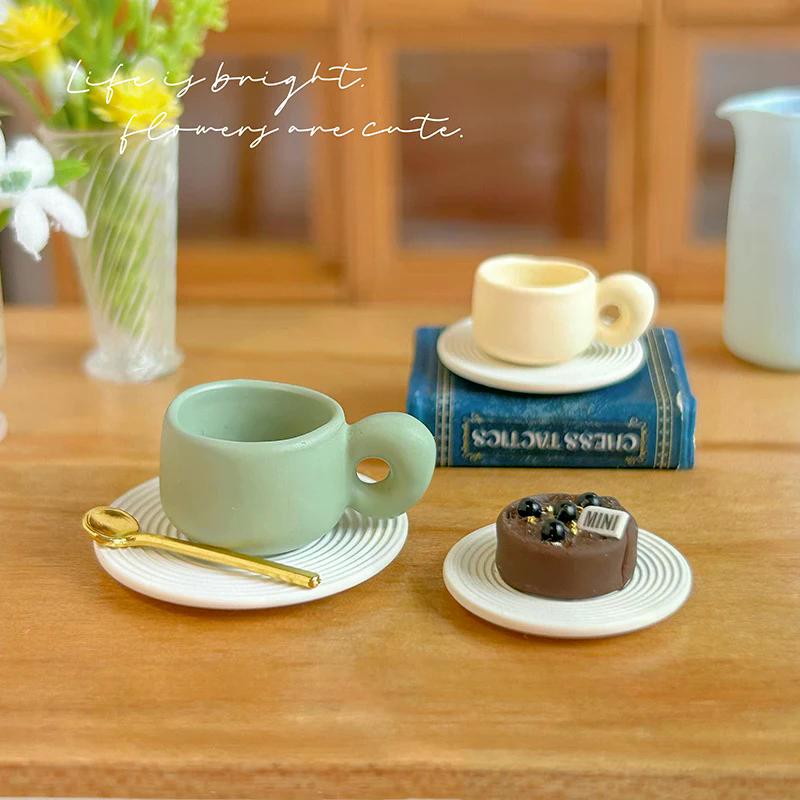 1Pcs Dollhouse French Retro Mini High Foot Relief Mark Coffee Cup With Handle Miniature Scene Decoration High End Stemmed Mugs