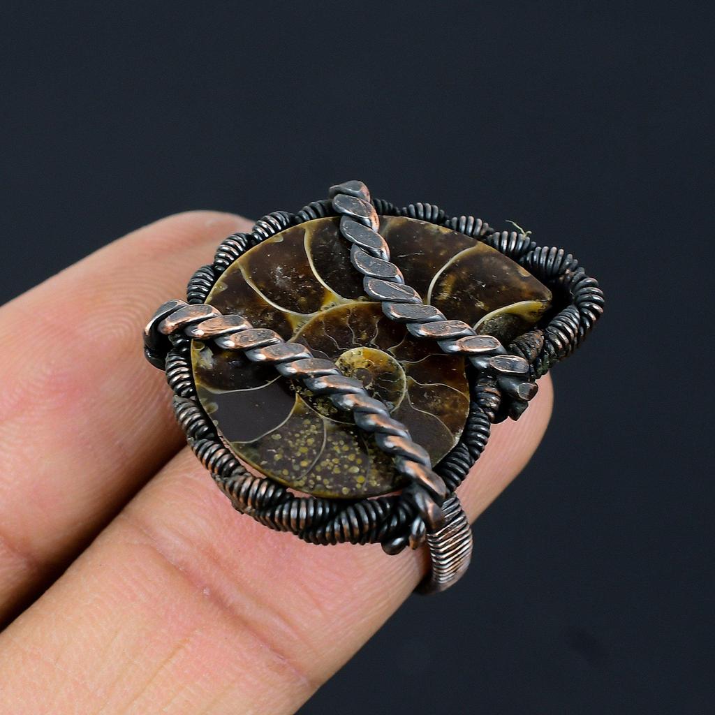 Anillo de joyería hecho a mano envuelto en alambre de cobre con piedra preciosa fósil de amonita para todos los tamaños