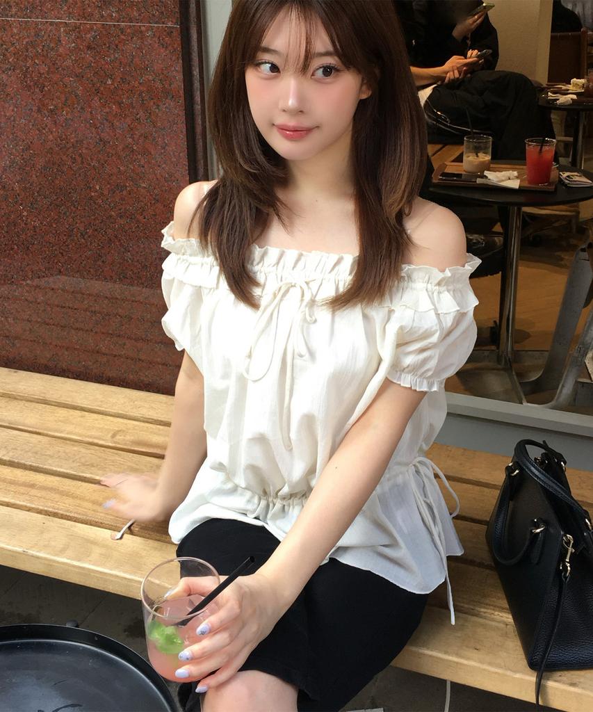 Hauseuobeupondeu Ruffled String Off Shoulder Blouse Ivory
