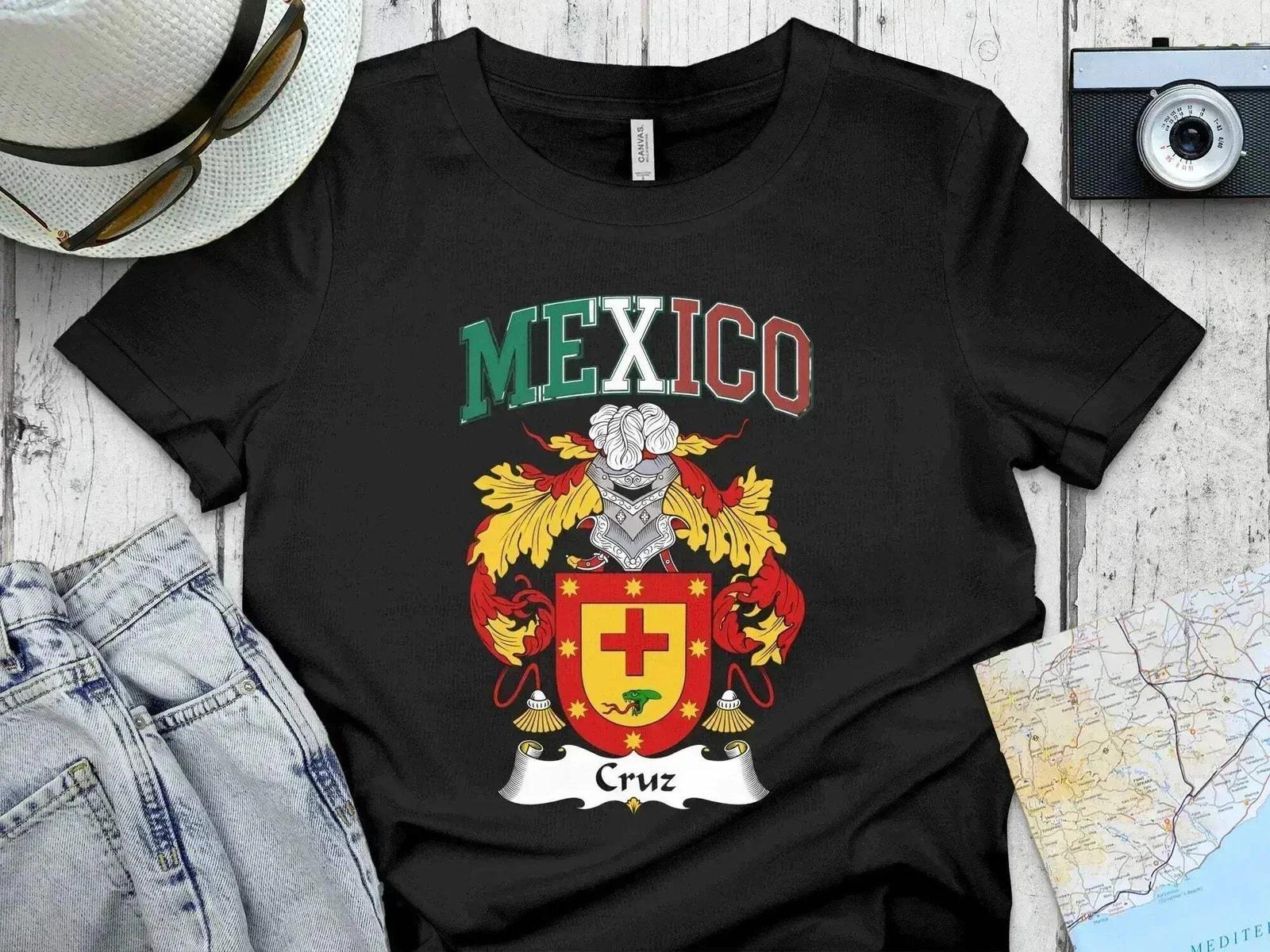 Mexico Cruz Family Crest With Serpent Graphic Design T-Shirt 2XL
