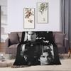 The Vampire Diaries Damon Salvatore Decken Flanell Bedruckt Tragbar Ultra-Weich Überwurfdecke für Bettwäsche Büro Teppichstück