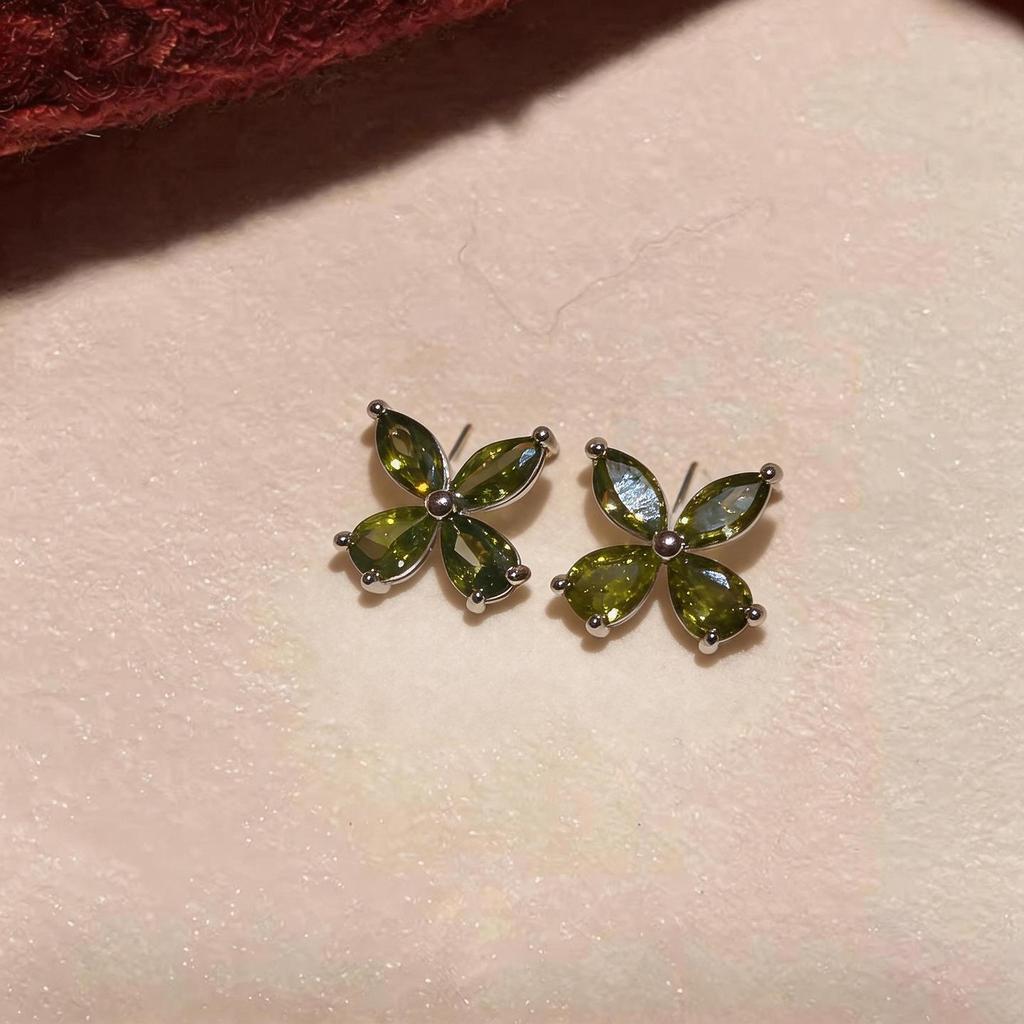 Silver Needle Zirconia Water Drop Flower Stud Earrings - Exquisite, Sweet, Fresh, High-End Ear Jewelry.