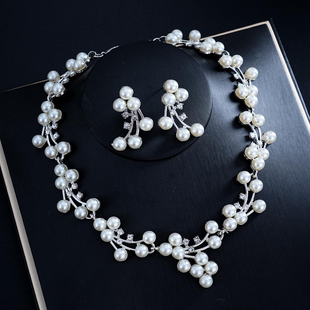 European and American Fashion Light Luxury Necklace Earrings Two-piece Set Bridal Wedding Accessories Dress Set Female 2026