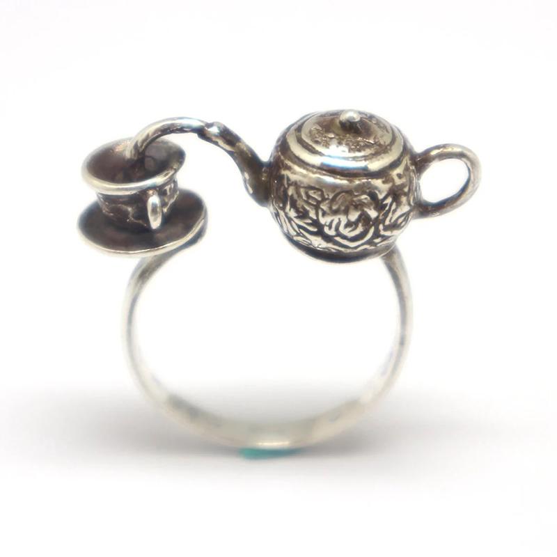 

Niche Retro Temperament Floral Pattern Pouring Teapot Geometric Ring Men and Women Fashion Jewelry Accessories 6