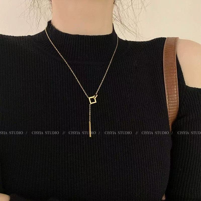 Simple and Versatile Double-layer Splicing Stacked Collarbone Chain, Round Ball Pendant, Wind Necklace, Temperament, Advanced