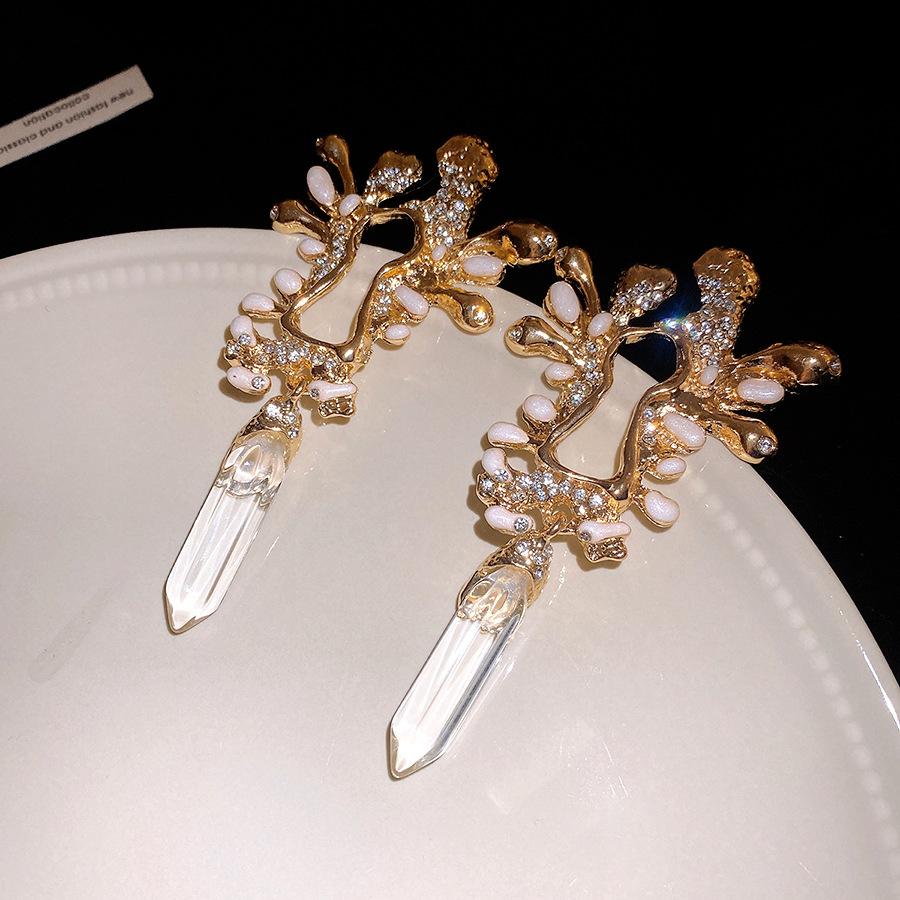 

European and American retro silver needle with diamonds, oil drop pendant earrings, light luxury high-end stud earrings, niche design earrings