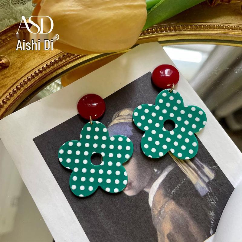 Hong Kong Style Retro Polka Dot Earrings: Playful Red Ear Clips for Girls and Women