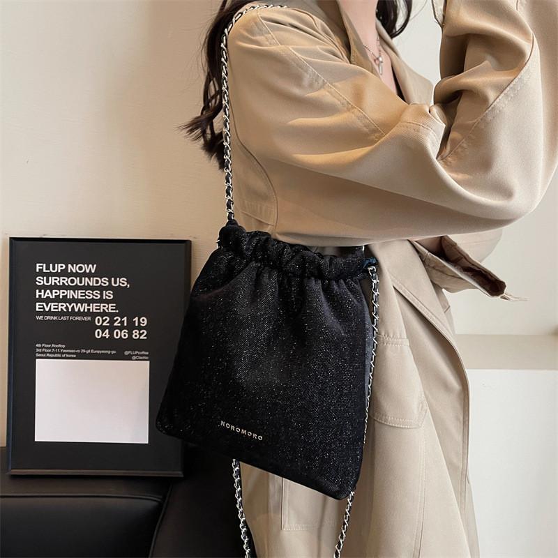 Fashionable Black Canvas Medium Tote Bag With Chain Straps And Ruched Details