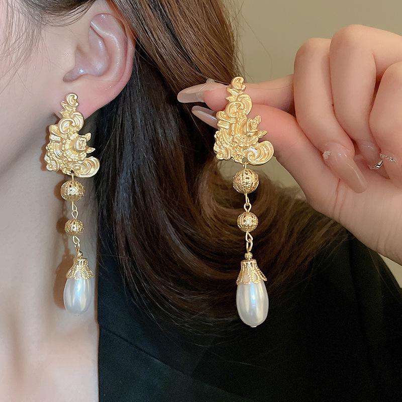 Real Gold-Plated Silver Needle Heart-Shaped Freshwater Pearl Earrings, Vintage Chinese Style