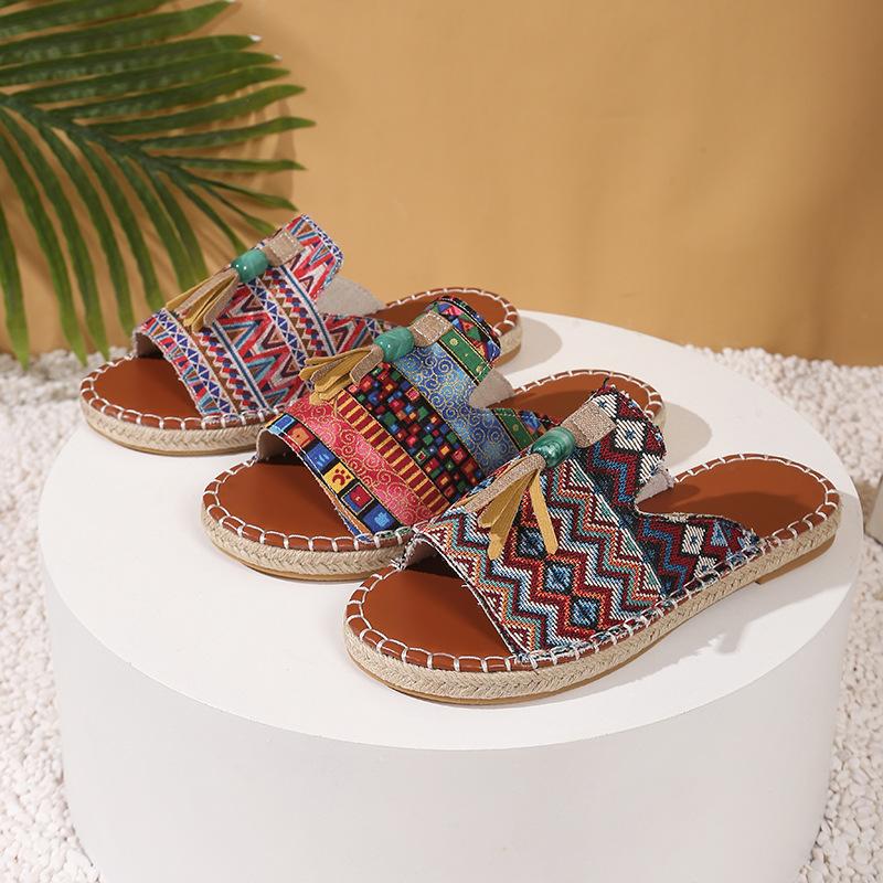 Fashion Flat slippers for wearing on the outside, 2025 summer new European and American fringed women's slippers, 43 beach flip-flops