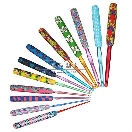 Household Crochet Animal Pattern Hand-Knitting Tools: 12-Piece Polymer Clay Crochet Hook Set with Alumina.