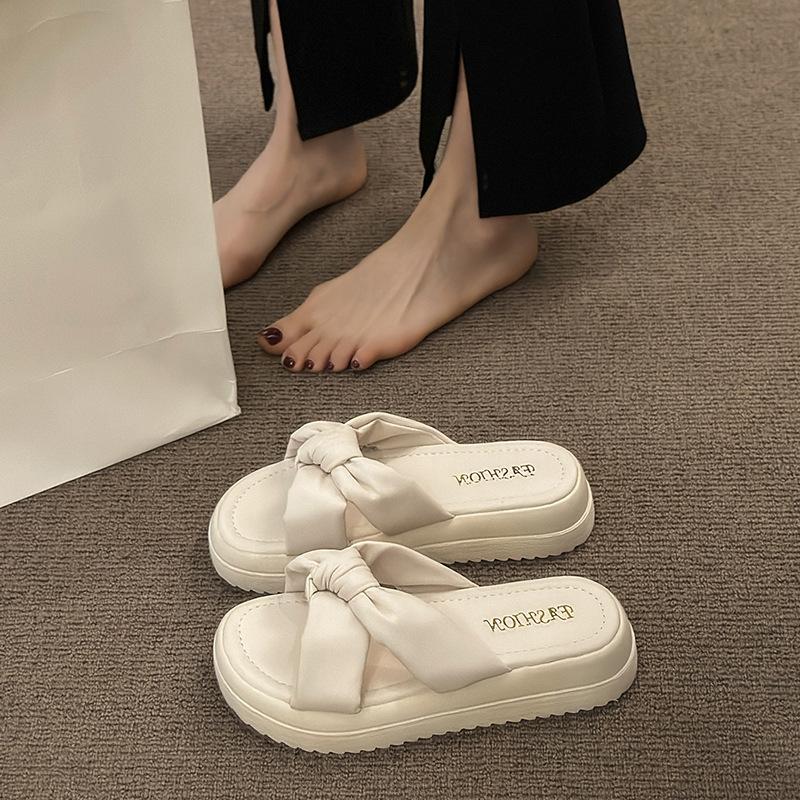 Fairy wind soft bottom heightening slippers outer wear women's summer new fashion thick bottom word out beach sandals