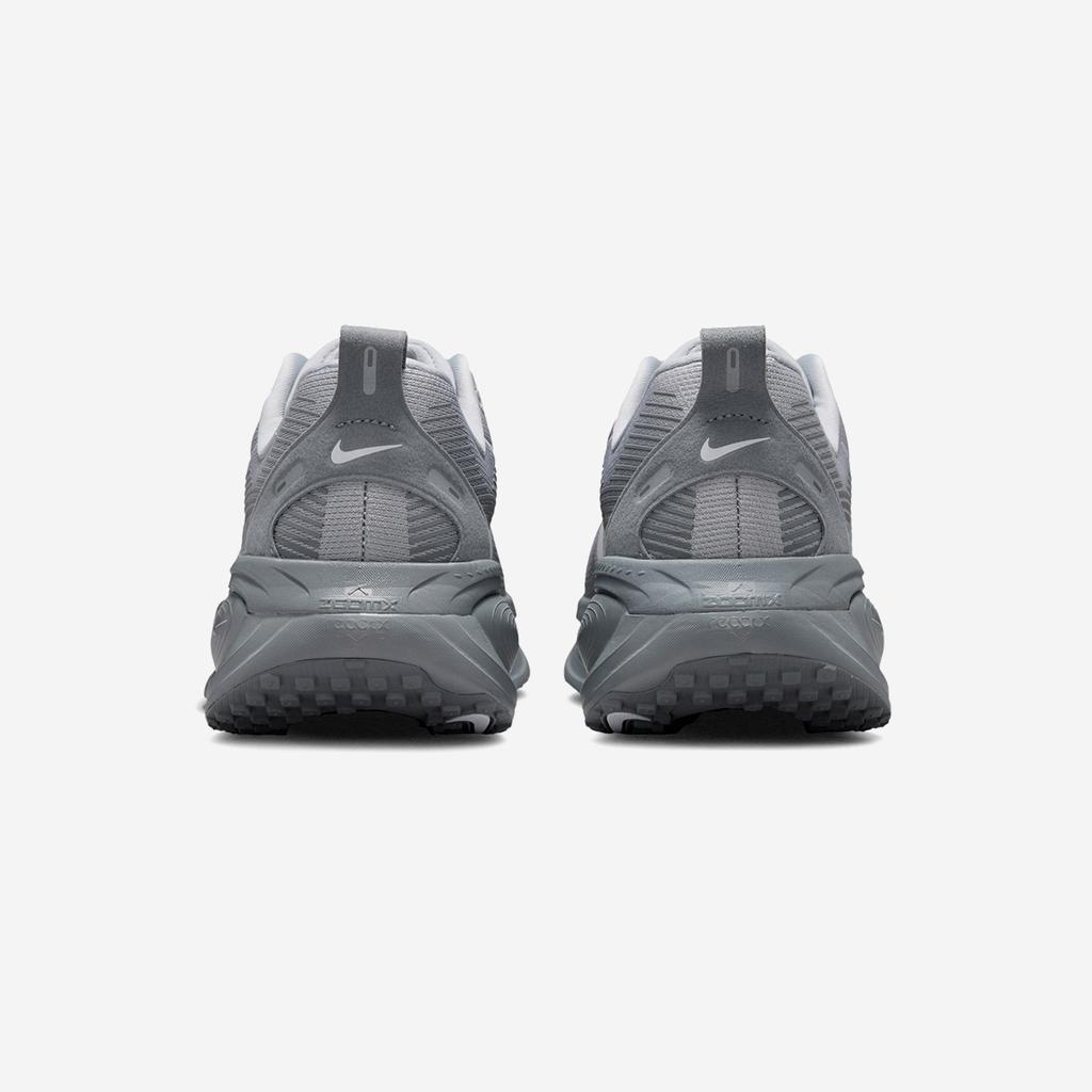 Nike Vomero 18 [HM6803-17]