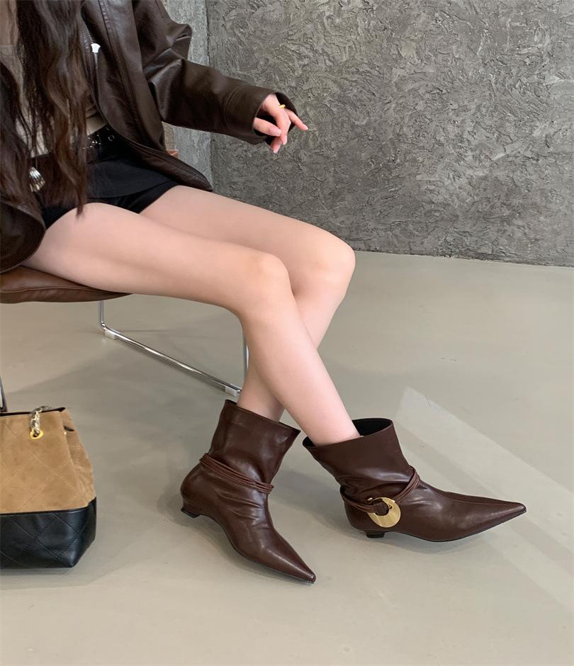 

2025 autumn and winter new pointed metal niche design short boots women s low heel pleated niche retro elastic thin boots 39