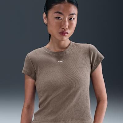 Nike Sportswear Women s Tight Ribbed Short Sleeve T Shirt XS