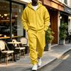 Completo con felpa con cappuccio e zip a contrasto e pantaloni della tuta con coulisse da uomo