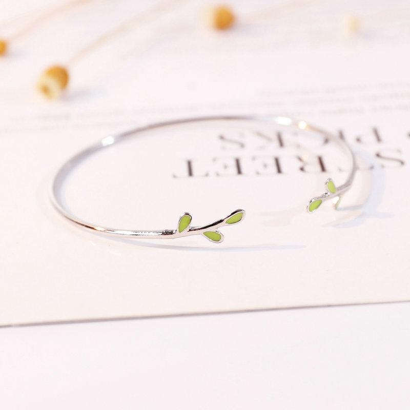 Wind Bracelet Women'S Fashion Temperament Leaf Opening Simple Literary Fresh Leaf Bracelet Direct Sales