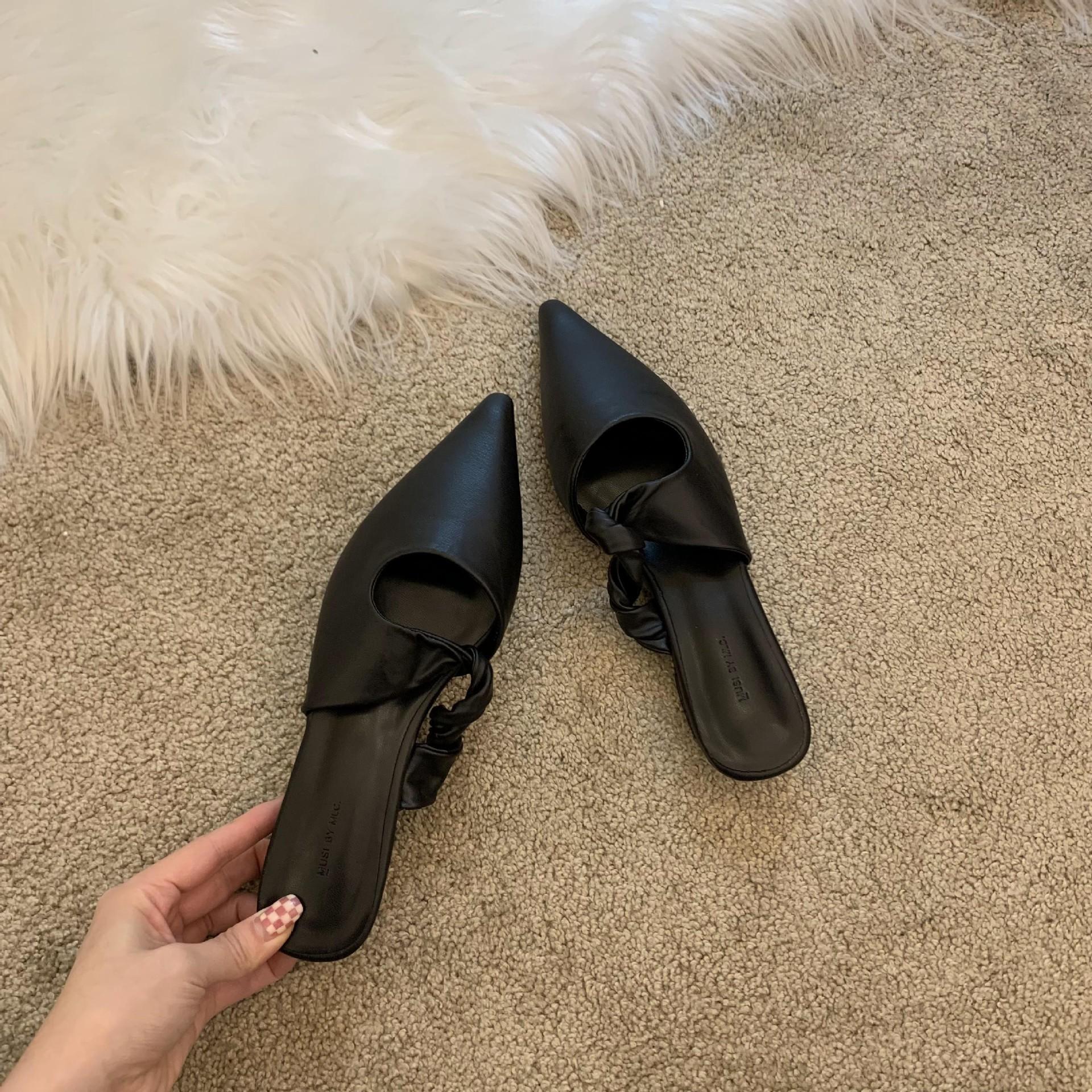 

2025 лето новый нишевый дизайн мягкая кожа полусумка голова низкий каблук тапочки женская обувь французский темперамент одинарная обувь заостренный 39 чёрный