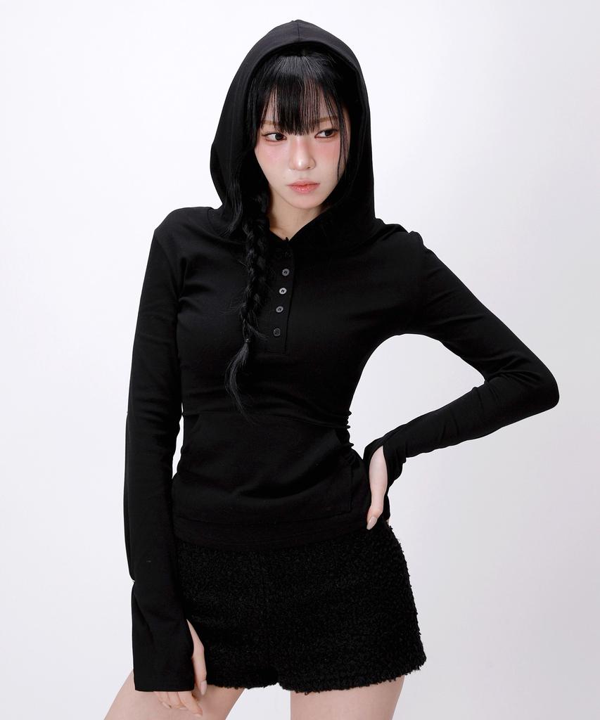 LIKE THE MOST Fingerhole Hooded Henley Neck Slim T-Shirt_Black