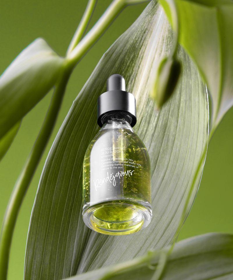 Jeju Matcha High-Moisture Anti-Wrinkle Whitening Ampoule 30ml