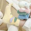 Dámské chlupaté ponožky s posádkou Zimní teplé plyšové ponožky Roztomilý vzor srdce a mašle Měkké ponožky pro dívky na doma, na lenošení, na ven