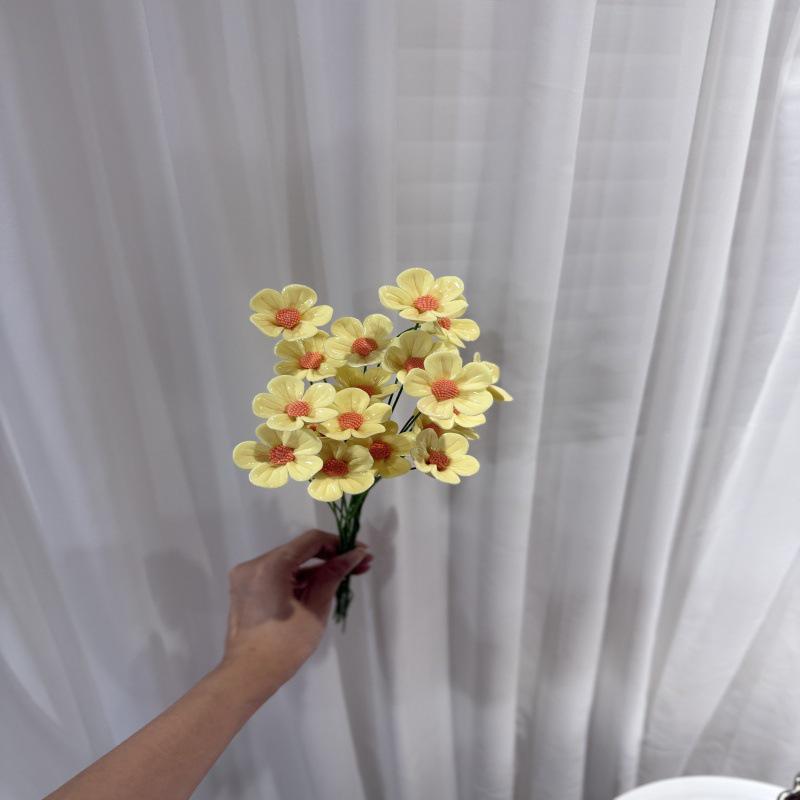 Aster Ceramic Valentine s Day Ornament: Modern, Creative, and Simple Desktop Decoration