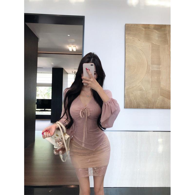 Pink slim strap v-neck long-sleeved T-shirt women's autumn pure desire suit lace splicing hip skirt two-piece set