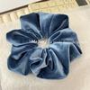 Elegant Velvet Scrunchie: Retro Women's Ponytail Hair Accessory