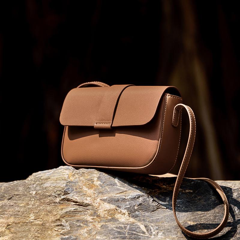 

Minimalist Color Block Women s Bag 2025 Autumn Winter New Cowhide High-End Small Square Bag Niche Fashion Design Single Shoulder Bag Long20CM、Wide5CM，High какао коричневый