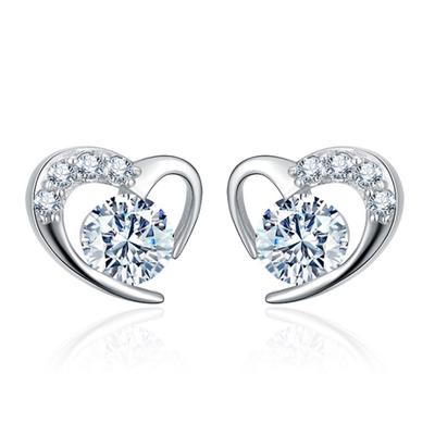 S925 Sterling Silber Ohrstecker für Frauen Herzförmig Stilvoll Anmutig Einfach Vielseitig Neu Silber Accessoires