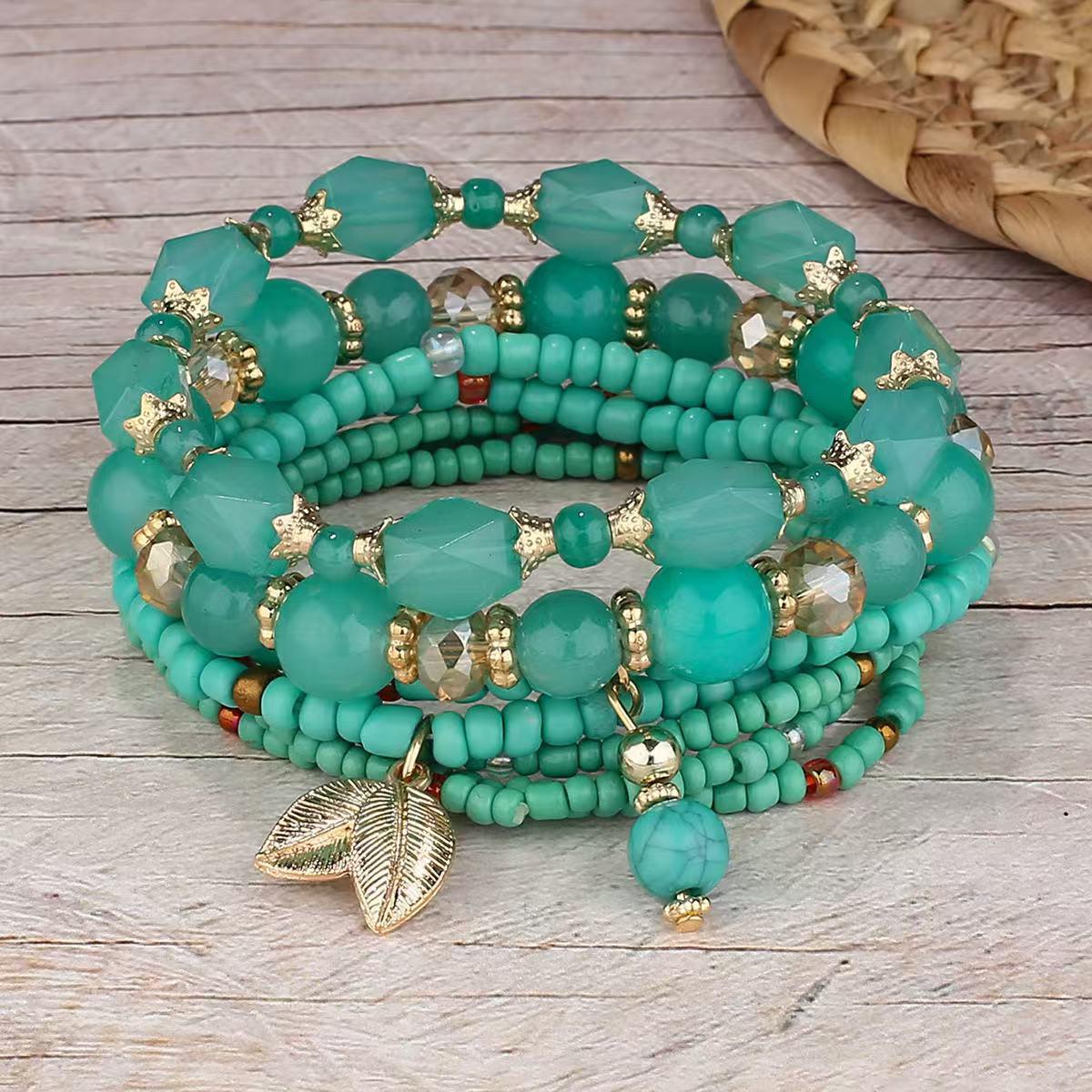 Bohemian Ethnic Layered Beaded Bracelet Set with Leaf Pendant зелёный