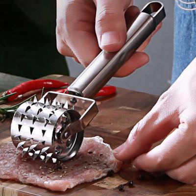 Ablandador de bistec Diseño de aguja afilada Superficie pulida A prueba de herrumbre Mango largo Agarre cómodo Acero inoxidable