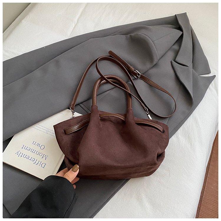 

Autumn Winter New Fashion Handbag Suede Nubuck Leather Versatile Pleated Bucket Bag Light Luxury Commuter Ladies Crossbody Bag