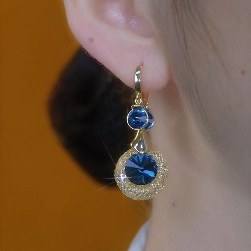 2024 Luxurious Gold Wire Mesh Blue Crystal Ear Cuff Earrings - Unique, Versatile Ear Jewelry
