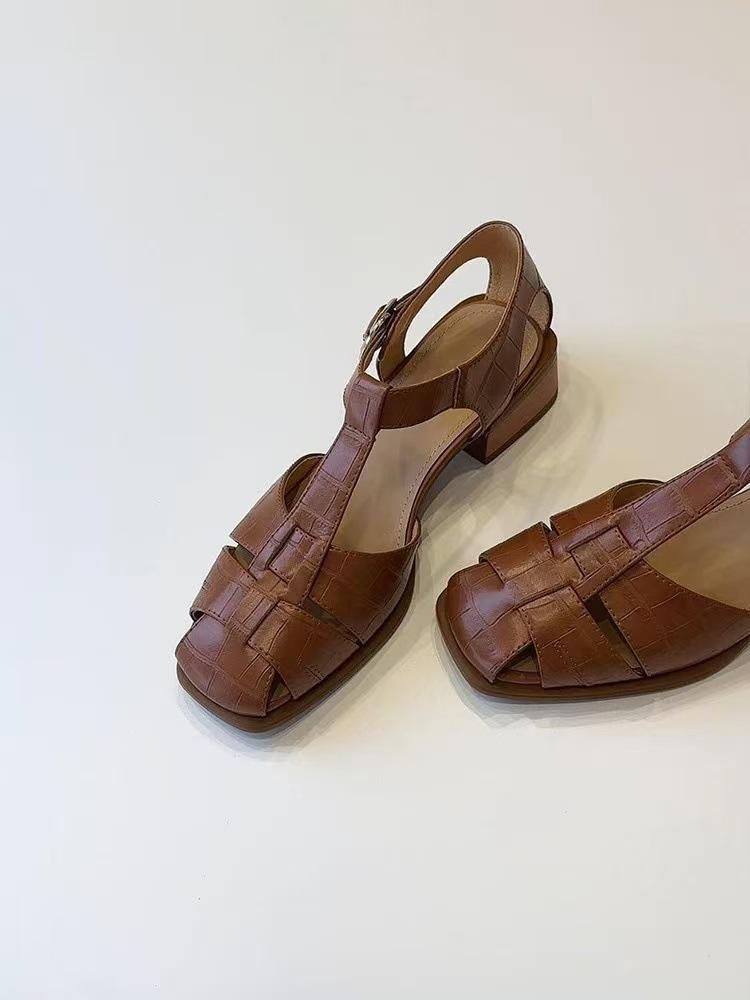 Sheepskin version~ Leather retro Roman sandals women's summer wear thick heels low heels pig cage shoes hollow casual bag head shoes