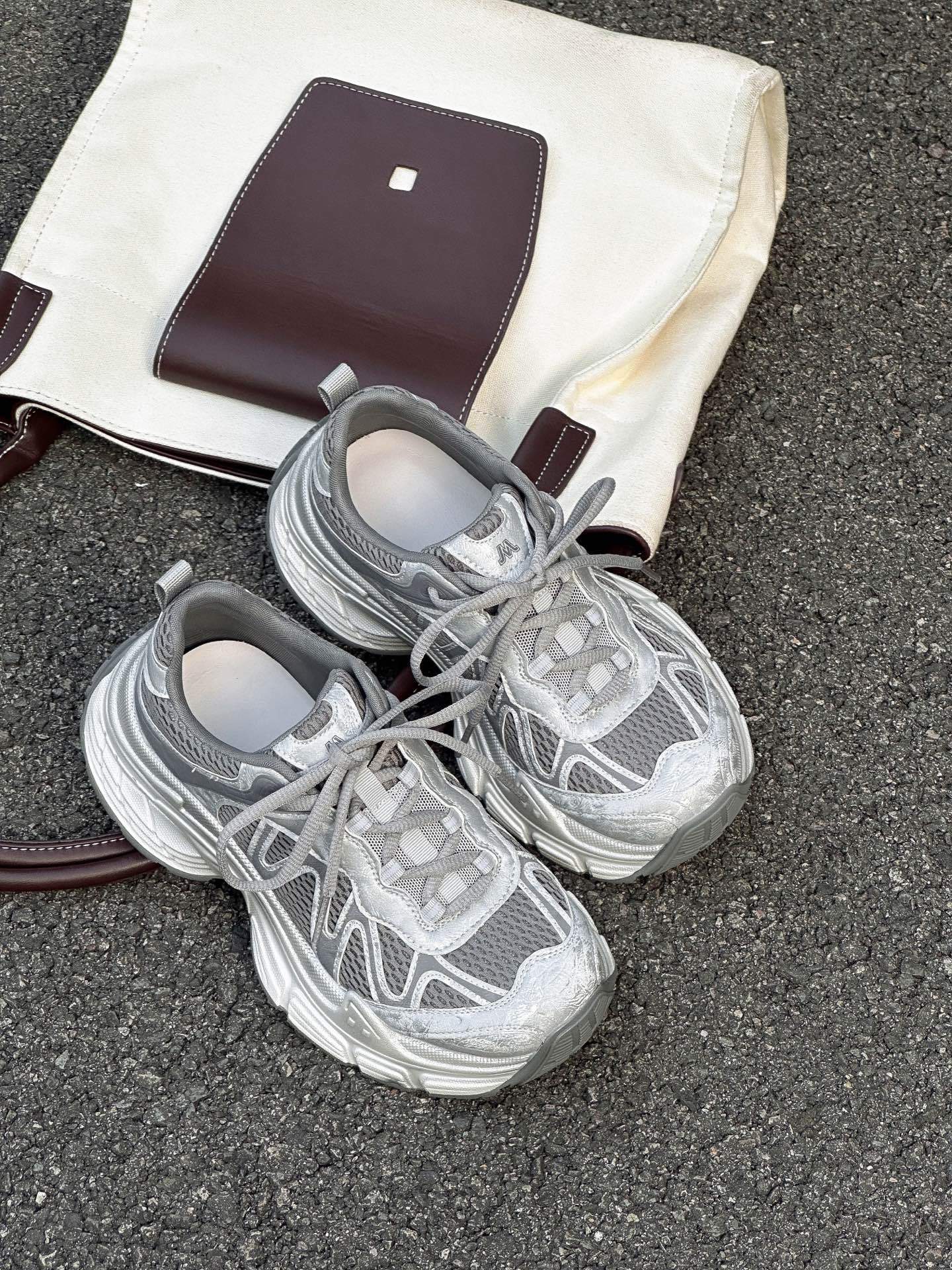 

Leather mesh breathable platform dad shoes women s autumn 2025 new comfortable and versatile casual sports shoes 40