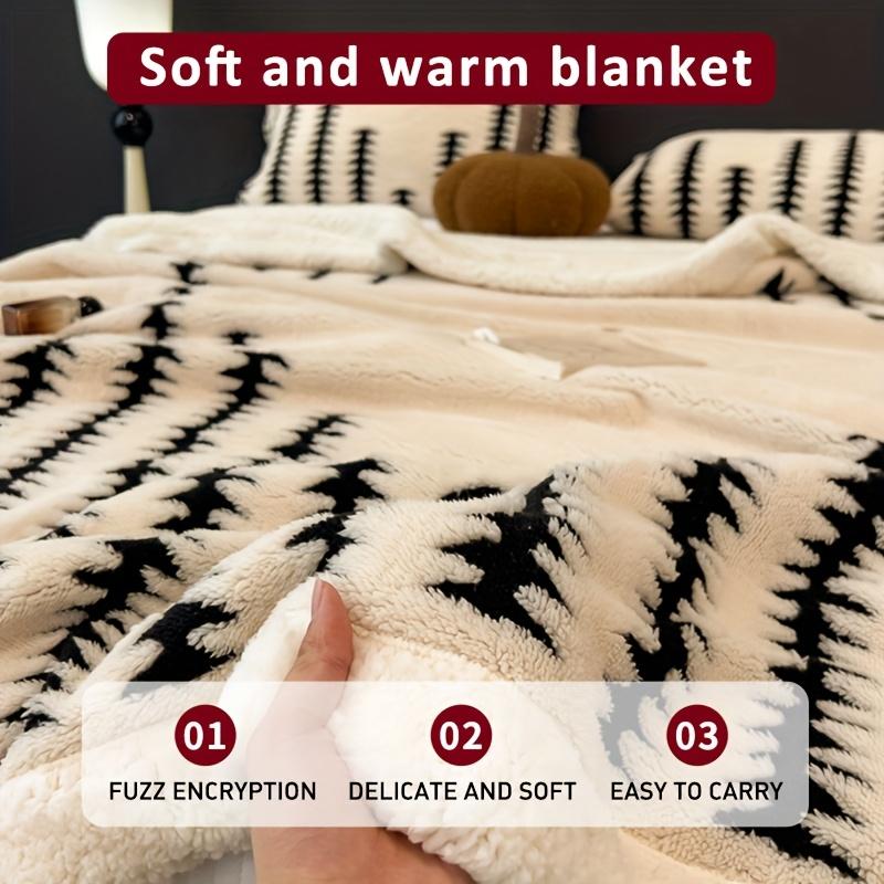 Thicken Plush Keep Warm Blanket Autumn and Winter Soft Comfortable Home Office Sofa Nap Blanket Coral Fleece Shawl Quilt Bedding
