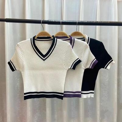 Nova Camiseta Cropped Branca Vintage Americana com Decote V de Tricô de Manga Curta e Cintura Alta Moda Feminina Top Mulher