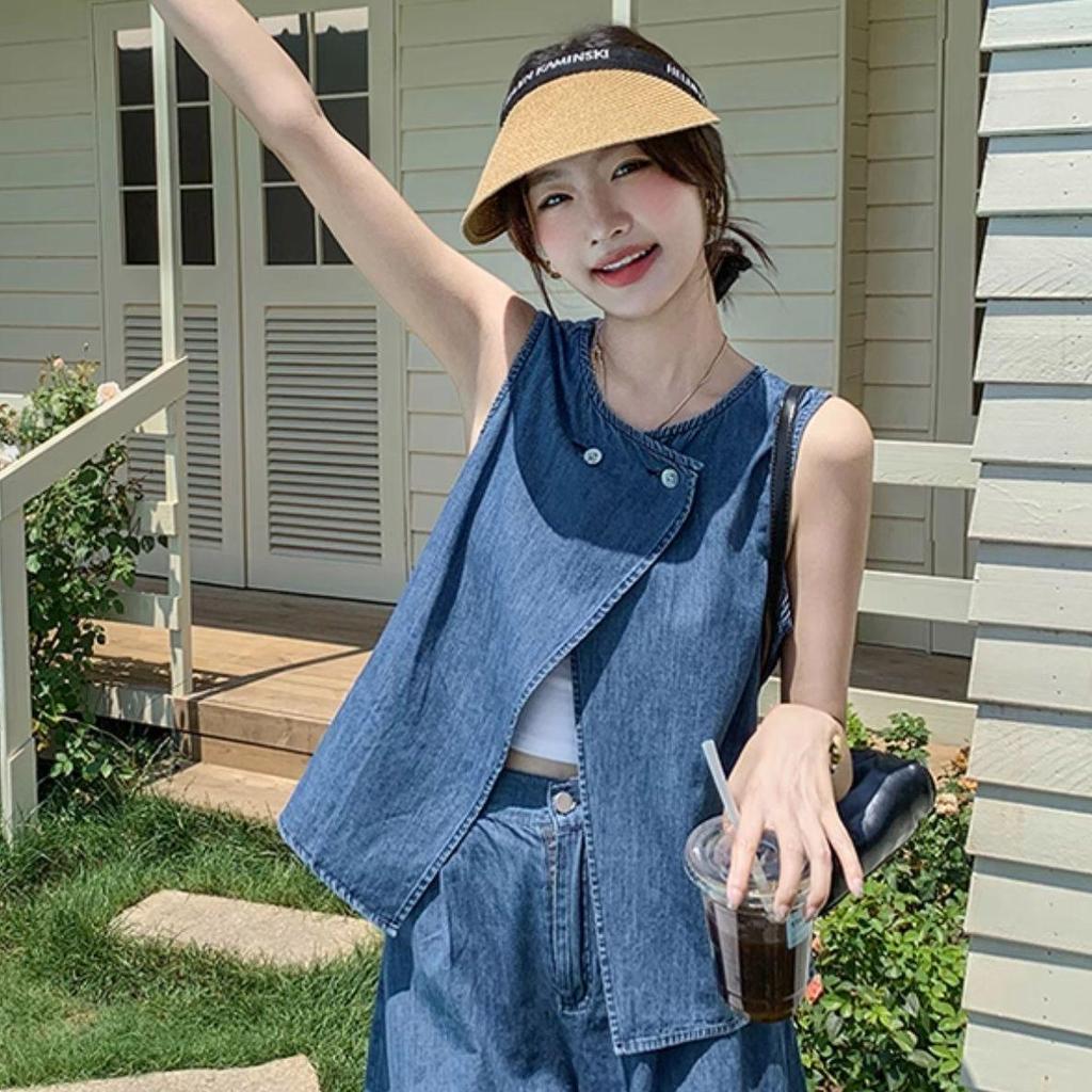 Trendy Petite Women's Denim Suit: Vest Tank & Shorts 2-Piece Set for Summer Casual Wear