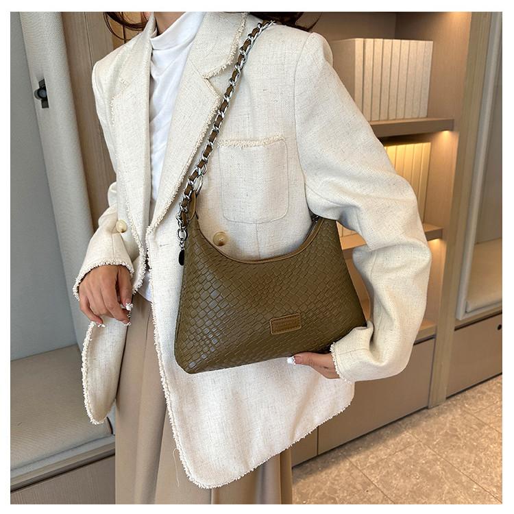 IELGY One-Shoulder Armpit Bag Chain Tote Bag All-Match Woven Messenger Bag