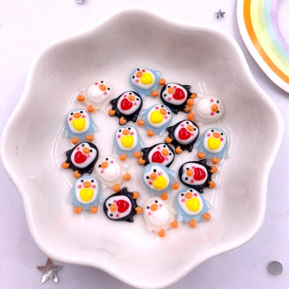 50ks Colorful Resin Mini Kawaii Heart Penguin Art Nail Flatback Drahostone Nášivka DIY Bow Scrapbook Dekor Příslušenství Řemesla