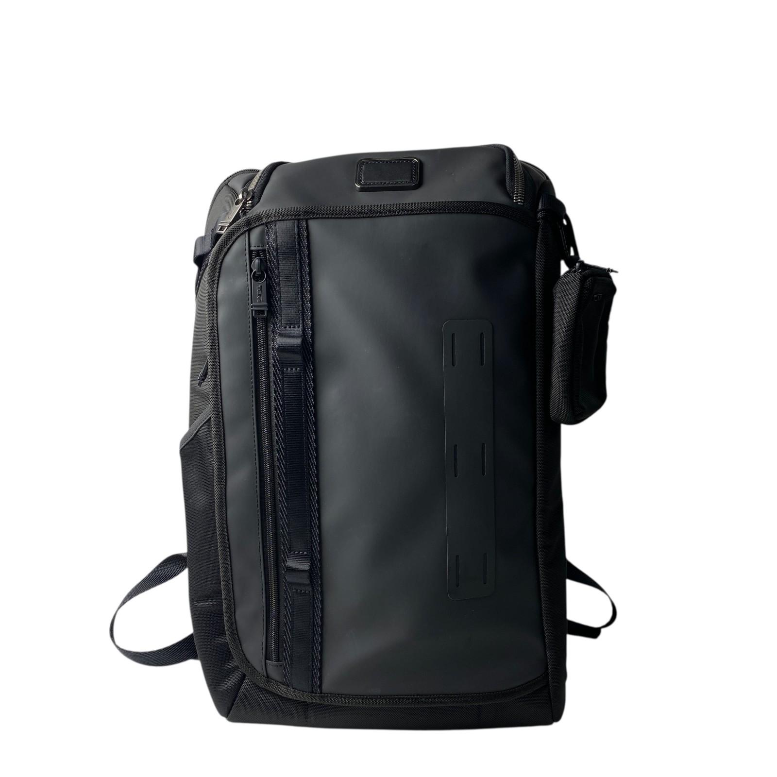 

Used TUMIBackpack Â· Daypack black Nylon/polyester mens
